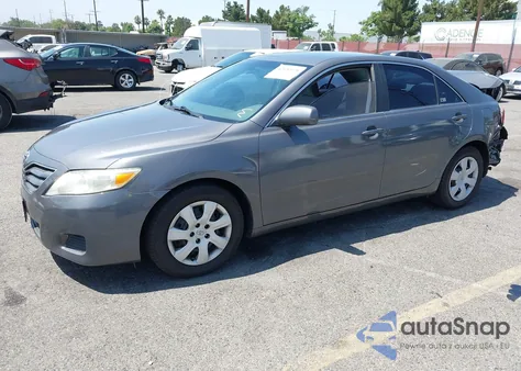 2010 Toyota Camry Le/Se/Xle z USA, uszkodzony, nr VIN 4T4BF3EKXAR024935